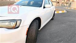 کرایسلەر 300